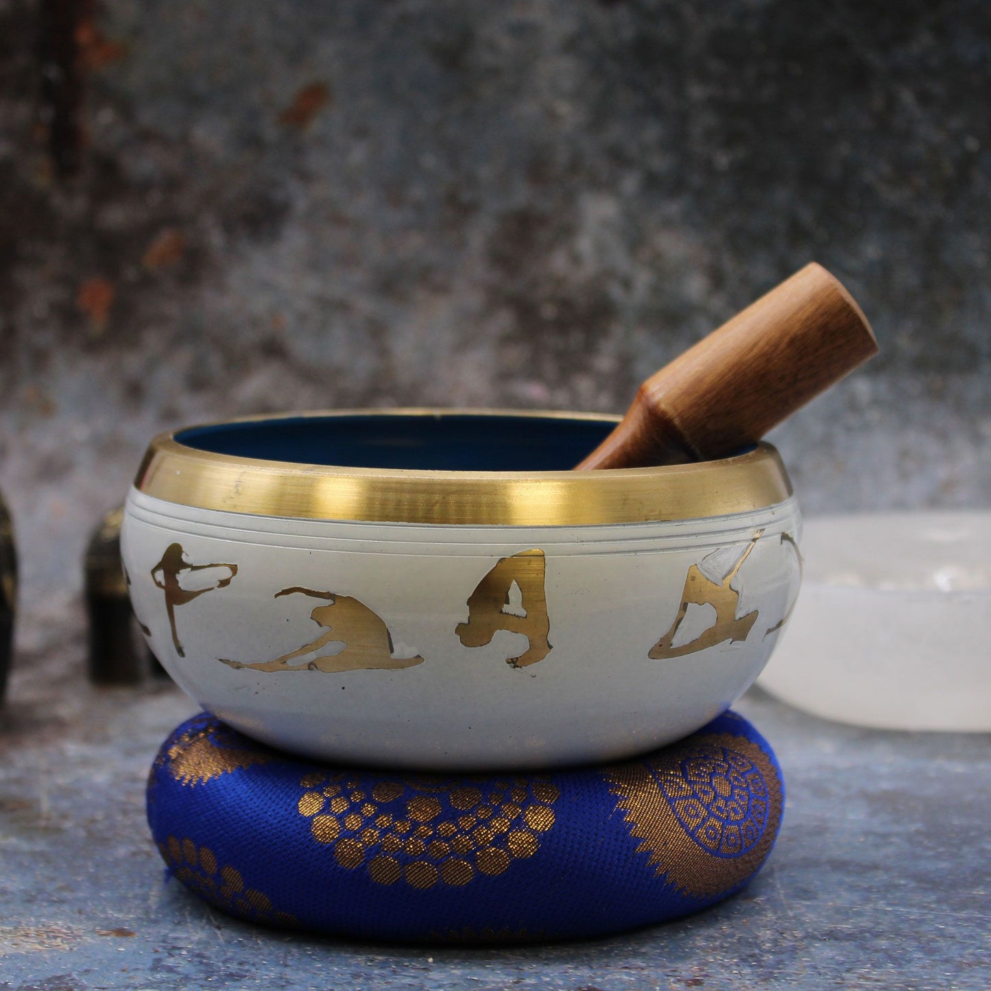 Large Tibetan Singing Bowl Set - Yoga Movement - White/Blue 14cm