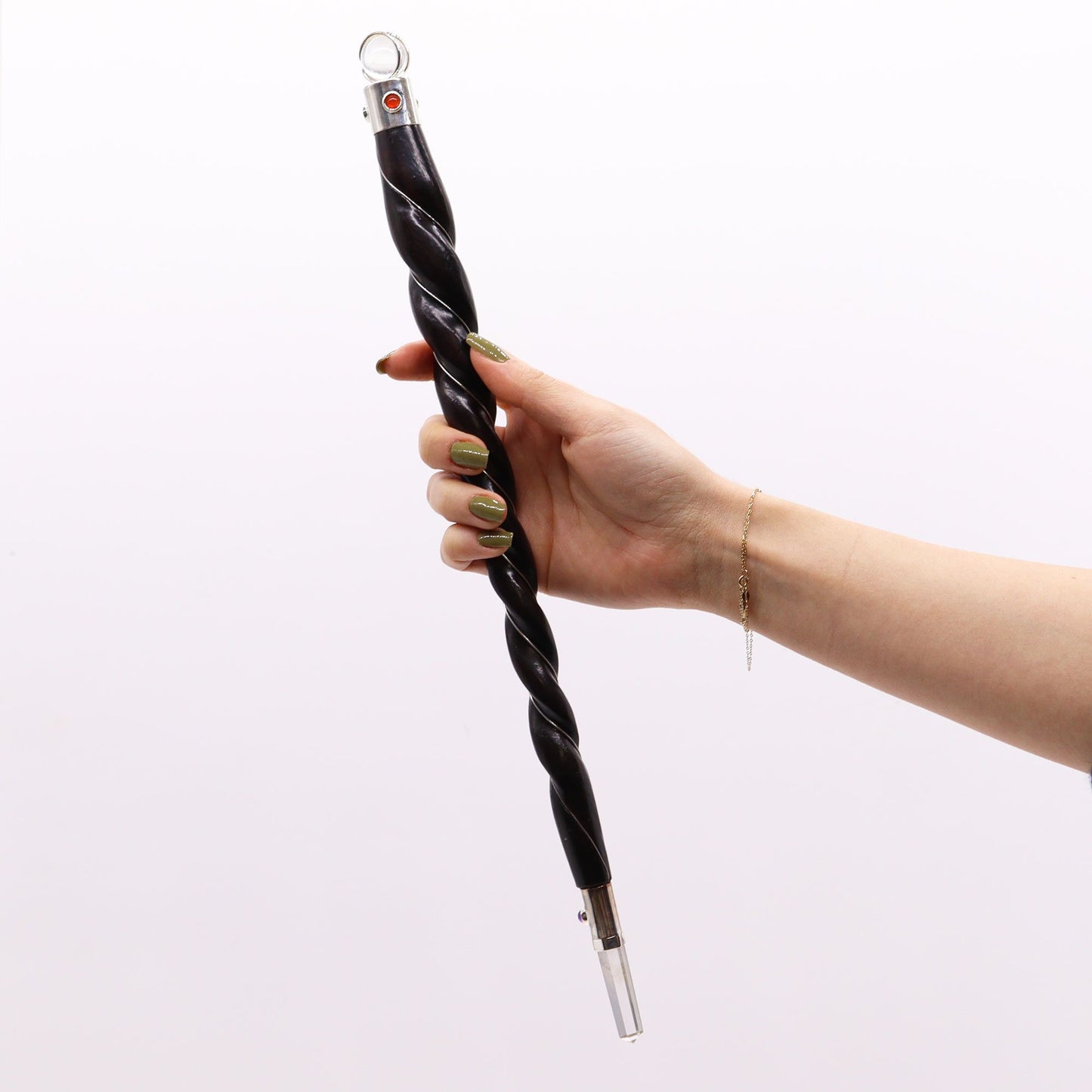 Extra-large wand made of twisted wood and rock quartz