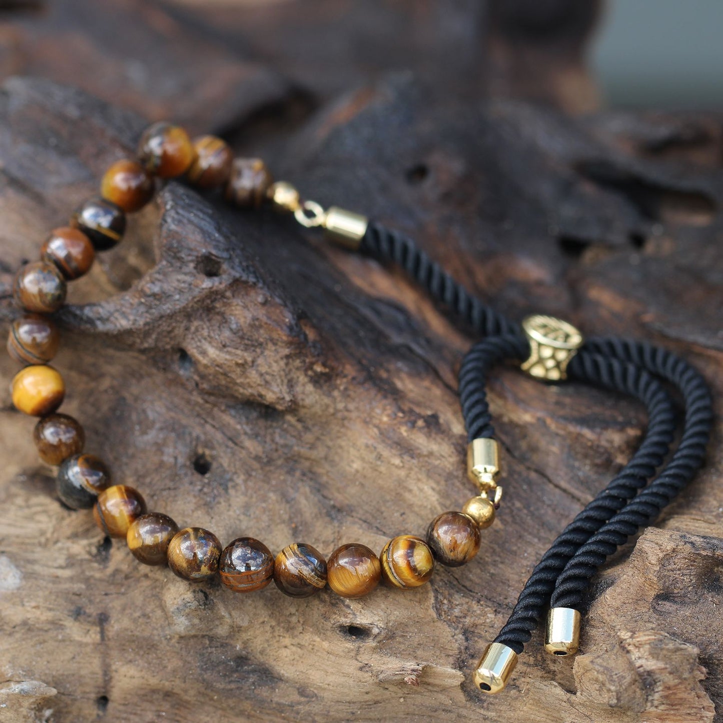 Pulsera de hilo negro con Ojo de Tigre
