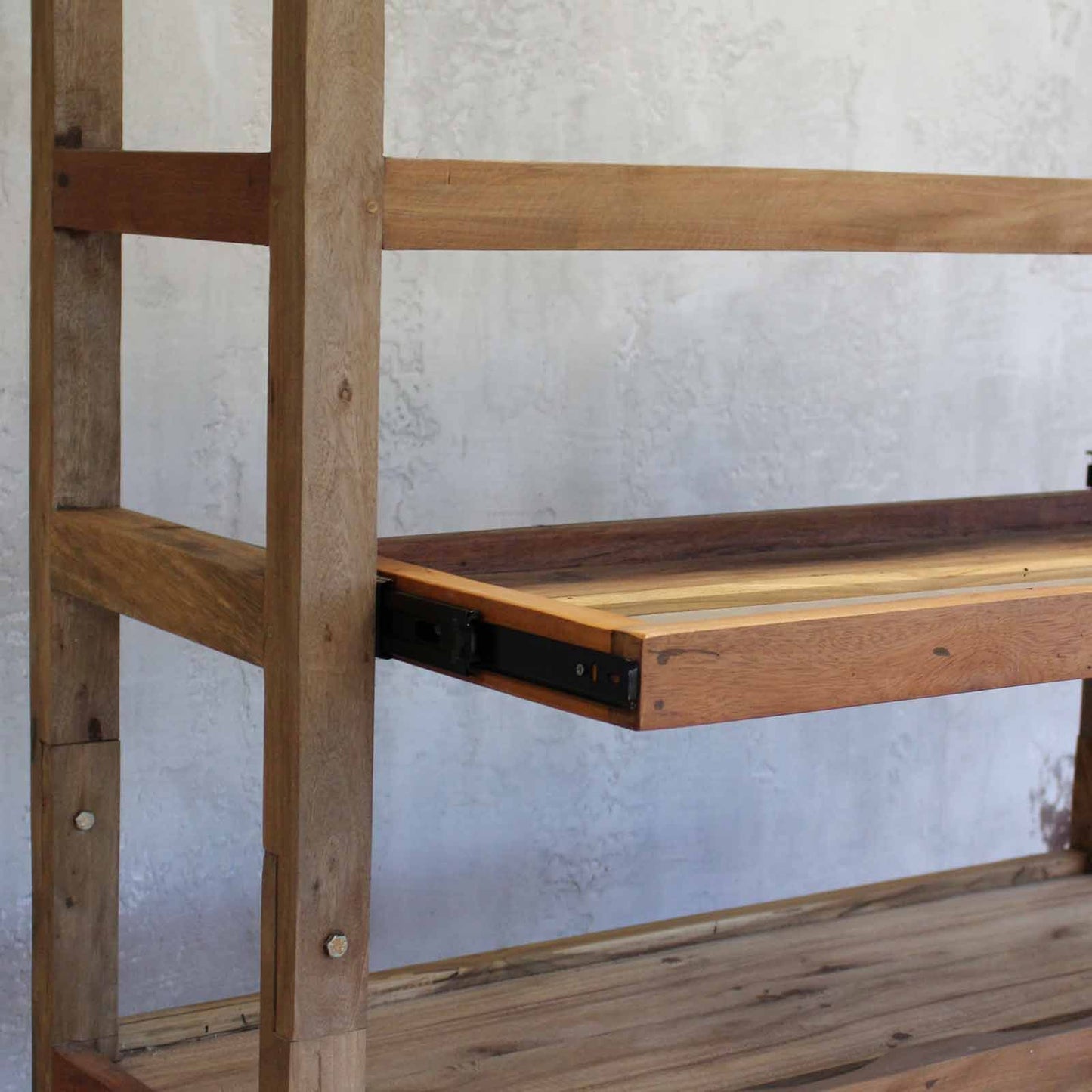 Présentoir à savon liquide - 8 distributeurs