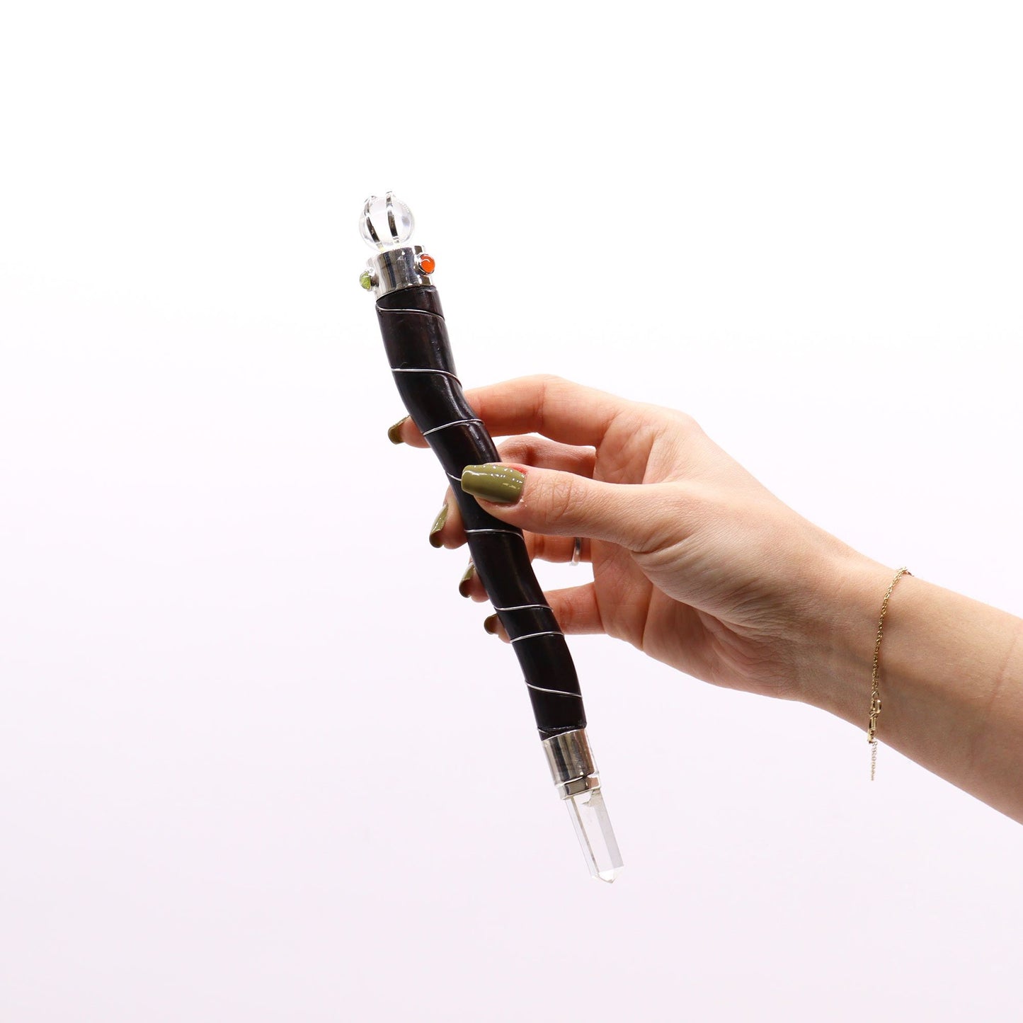 Baguette courbée en bois naturel et quartz rocheux