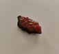 Druse d'aura d'améthyste. Poids : environ 11,10 g. Dimensions : environ 3,5 cm x 1,5 cm.