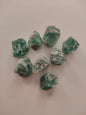Minéral Fluorite brut (vous ne pourrez pas choisir le minéral sur la photo, il sera envoyé selon disponibilité) Poids : 20-30gr environ.