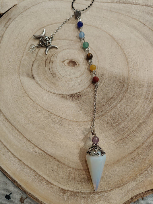 Pendule en opaline avec chaîne 7 chakras.