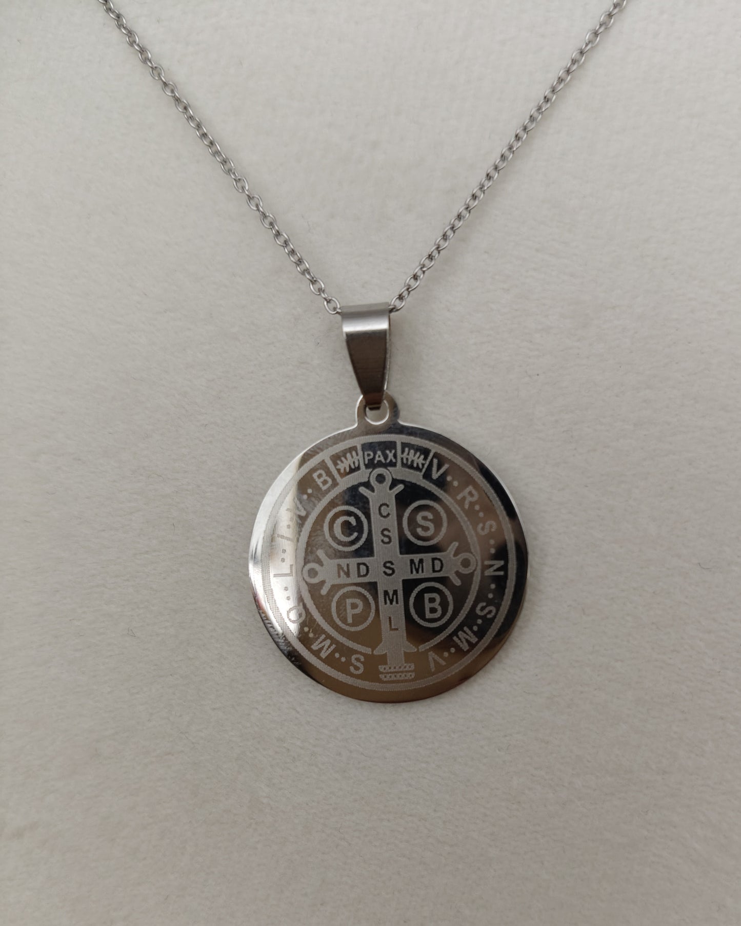 Pendentif médaille Saint Benoît