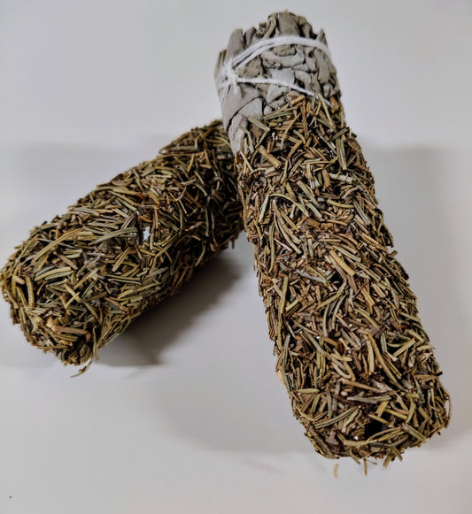 Bouquet de sauge blanche et de romarin