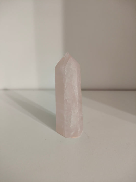 Pointe de pierre de quartz rose naturel 7,5x2,5cm