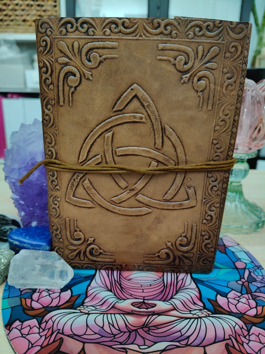 Cuaderno de piel Triqueta