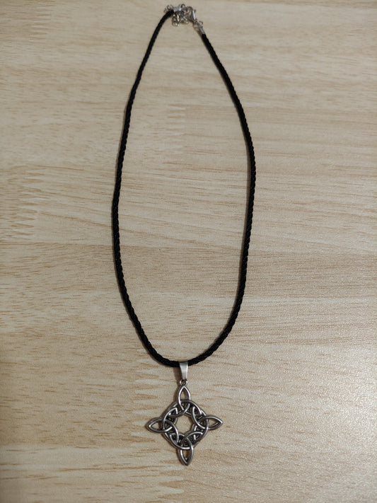 Pendentif nœud de sorcière