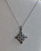 Pendentif nœud de sorcière en acier inoxydable