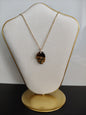 Collar acero inoxidable con piedra natural ojo de tigre Mano de Fátima